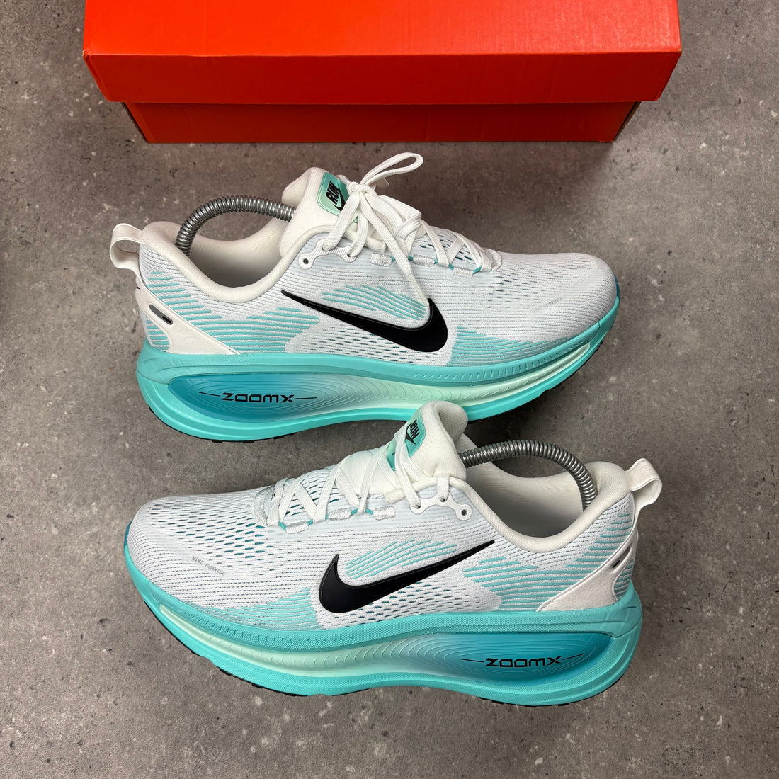NIKE VOMERO 18